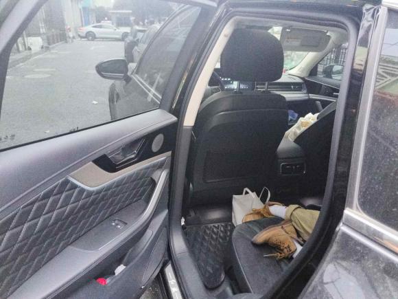 [杭州·浙A] 二手红旗红旗HS52019款 2.0T 智联旗享版