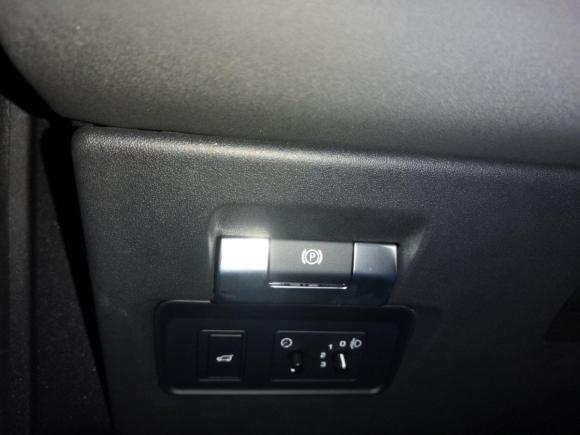 [广州·粤A] 二手路虎发现运动版2020款 200PS 家庭版