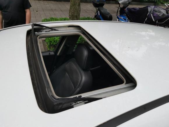 [上海·沪M] 二手别克英朗2012款 XT 1.6T 时尚运动版