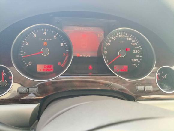 [深圳·粤D] 二手奥迪奥迪A82009款 A8L 2.8 FSI 标准型