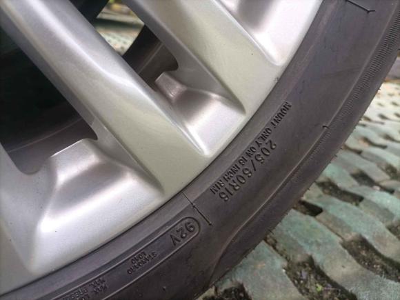 [苏州·沪A] 二手荣威荣威Ei52018款 互联网豪华版