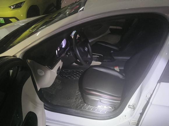 [南京·苏L] 二手别克威朗2018款 三厢 15S 自动进取型