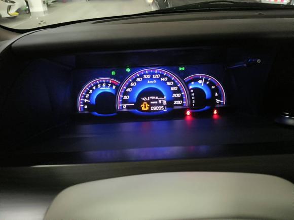 [无锡·苏B] 二手本田艾力绅2015款 2.4L VTi-S尊贵版