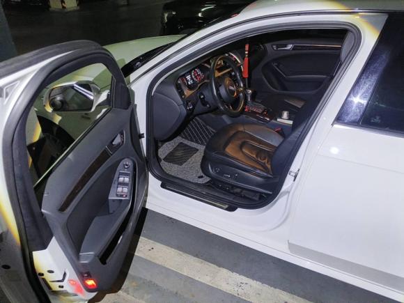 [南京·苏A] 二手奥迪奥迪A4L2015款 35 TFSI 自动舒适型