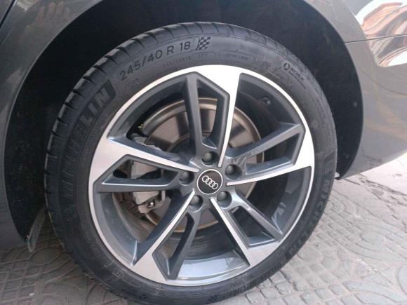 [苏州·苏U] 二手奥迪奥迪A4L2022款 40 TFSI 时尚动感型