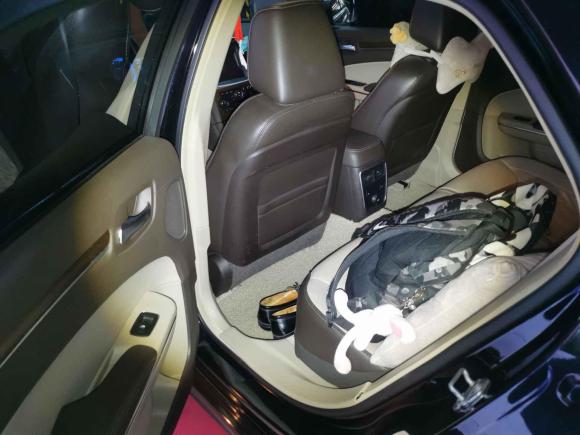 [广州·粤L] 二手克莱斯勒克莱斯勒300C2014款 3.0L 卓越版