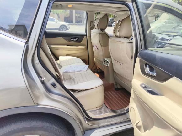 [上海·沪A] 二手日产奇骏2014款 2.0L CVT舒适版 2WD