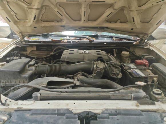 [武汉·鄂A] 二手三菱帕杰罗·劲畅2013款 3.0L 自动四驱旗舰版