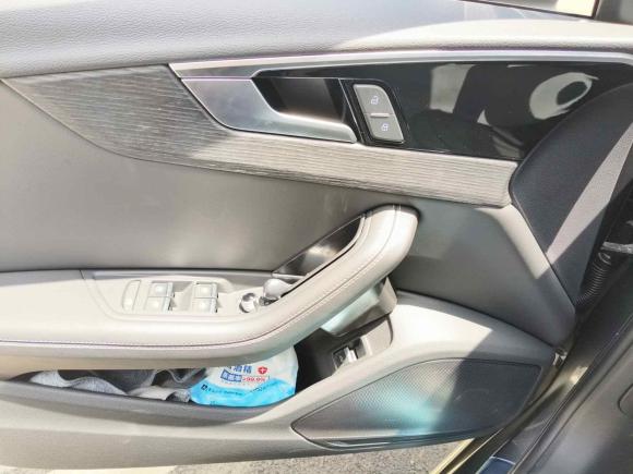 [无锡·苏B] 二手奥迪奥迪A4L2023款 40 TFSI 豪华动感型