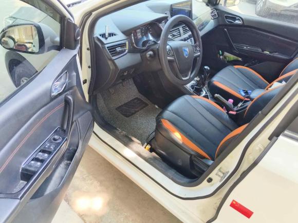 [济南·鲁J] 二手宝骏宝骏3102016款 1.2L 手动豪华型