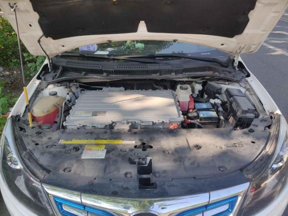 [武汉·粤B] 二手比亚迪比亚迪e52016款 300 豪华型