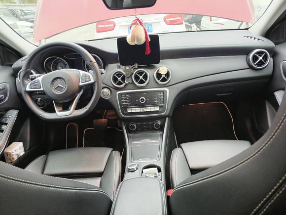 [上海·沪A] 二手奔驰奔驰GLA2019款 GLA 200 时尚型