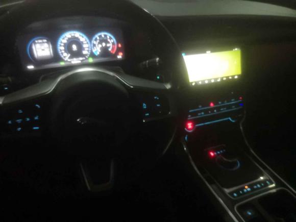 [南京·苏A] 二手捷豹捷豹XFL2018款 XFL 2.0T 250PS 豪华版