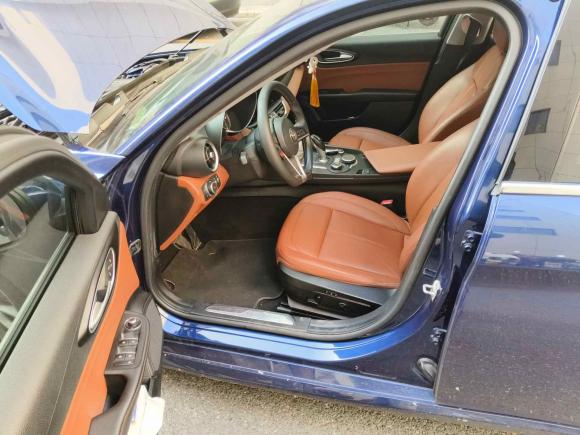 [杭州·浙A] 二手阿尔法·罗密欧Giulia朱丽叶2017款 2.0T 200HP 豪华版