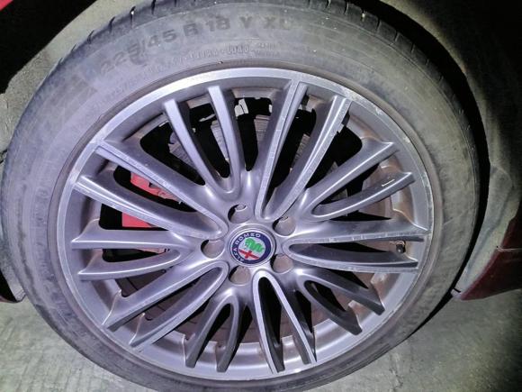 [深圳·粤B] 二手阿尔法·罗密欧Giulia朱丽叶2017款 2.0T 280HP 豪华版