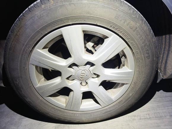 [南京·苏A] 二手奥迪奥迪A4L2009款 2.0 TFSI 标准型