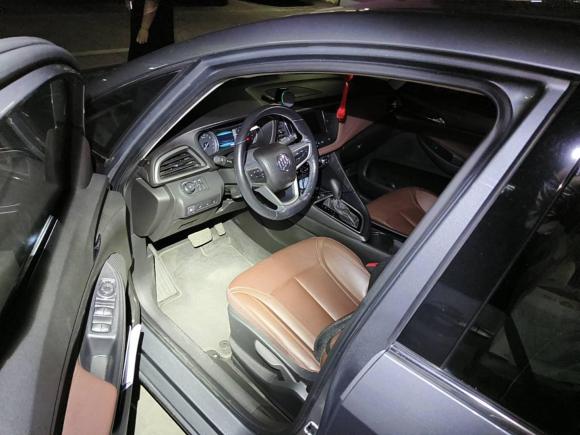 [上海·沪D] 二手别克别克GL62018款 18T 6座尊贵型