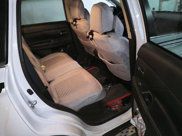 [武汉·鄂A] 二手三菱欧蓝德2016款 2.4L 四驱精英版 5座