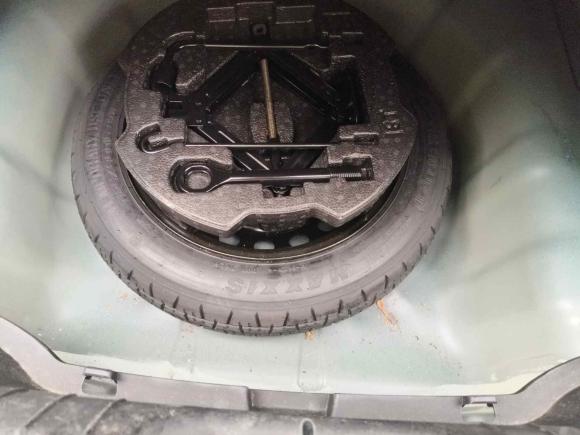 [南昌·赣A] 二手现代伊兰特2021款 1.5L CVT LUX尊贵版