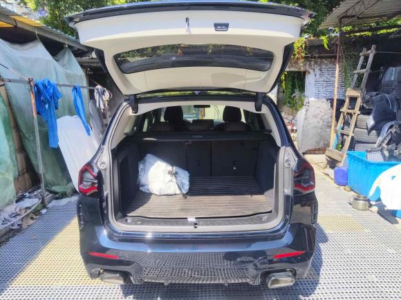 [上海·浙B] 二手宝马宝马X32023款 xDrive30i 领先型 M曜夜套装