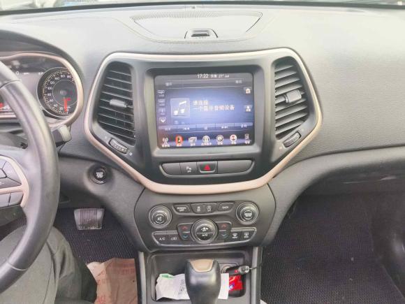 [成都·川A] 二手Jeep自由光2017款 2.0L 优越版