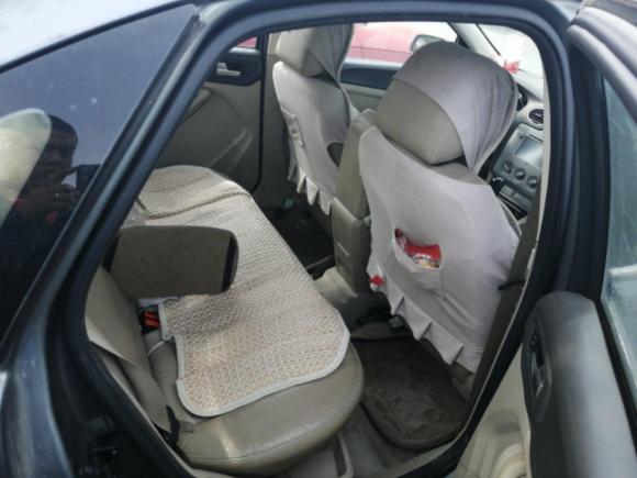 [上海·苏D] 二手福特福克斯2012款 三厢经典 1.8L 自动时尚型