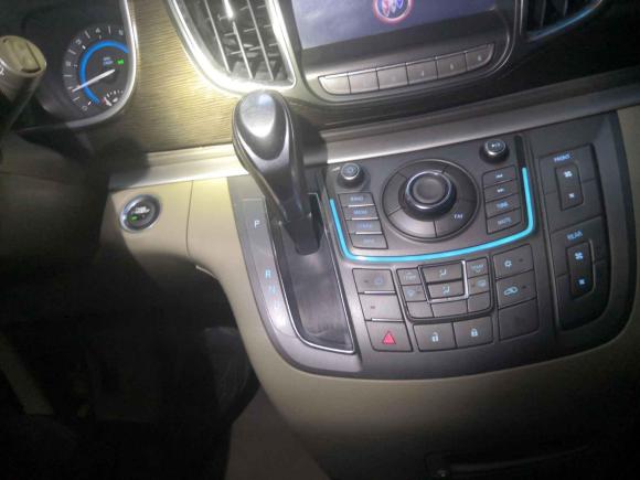 [青岛·苏C] 二手别克别克GL82013款 2.4L CT豪华商务舒适版