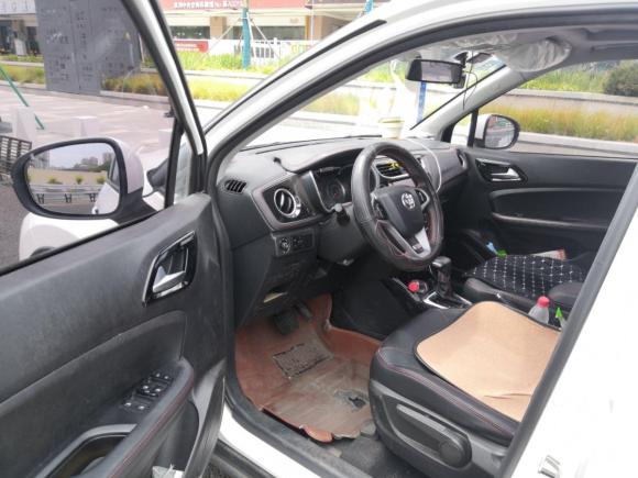 [南京·苏A] 二手中华中华V32016款 1.5T 自动旗舰型