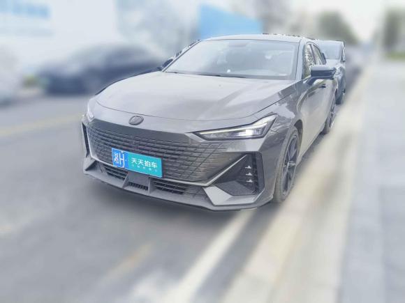 长安长安UNI-V2022款 1.5T 尊贵型「深圳二手车」「天天拍车」