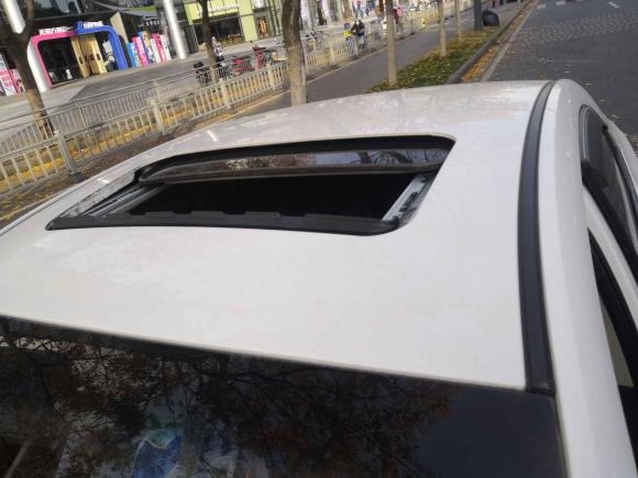 [无锡·苏B] 二手荣威荣威3602018款 PLUS 1.5L 手动尊享版