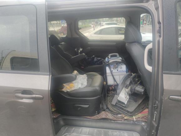 [宁波·浙B] 二手上汽大通MAXUS上汽大通MAXUS G102016款 2.0T 自动豪华版