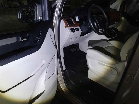 [南京·苏A] 二手上汽大通MAXUS大通G102014款 2.0T 自动豪华版