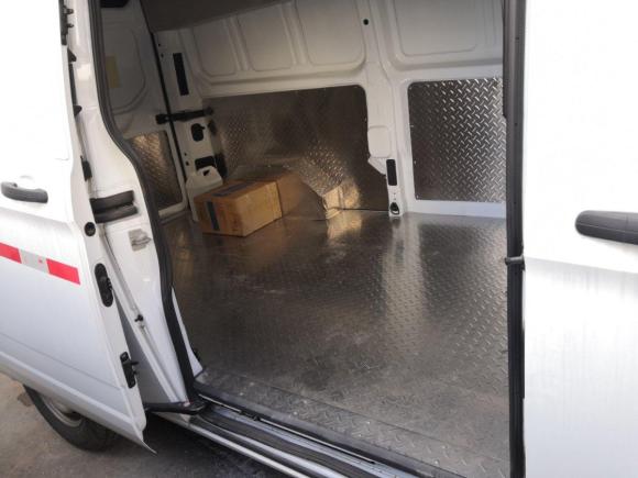 [无锡·苏B] 二手福特全顺2019款 2.0T柴油厢式运输车中轴中顶3座国VI