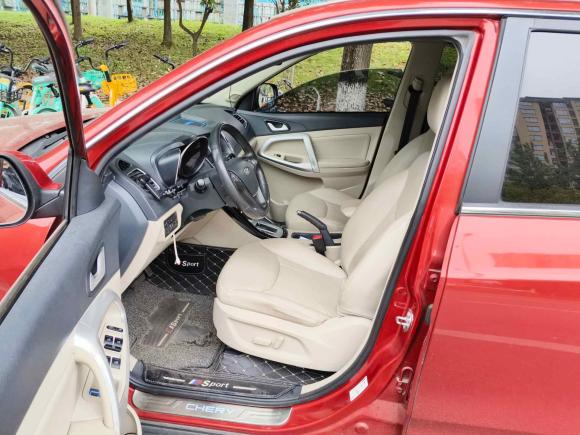 [成都·川A] 二手奇瑞瑞虎52014款 2.0L CVT家尊版