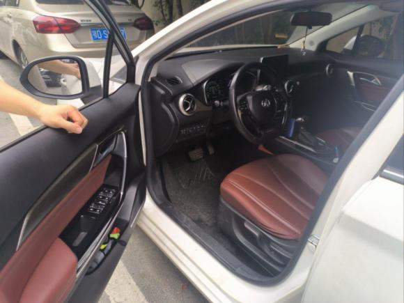 [杭州·赣G] 二手北京汽车绅宝D502018款 1.5L CVT尊贵智驾版