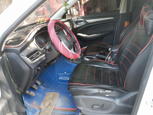 [青岛·鲁B] 二手荣威荣威RX32018款 1.6L 手动精英版