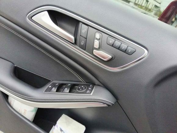 [上海·沪A] 二手奔驰奔驰GLA2019款 GLA 200 时尚型