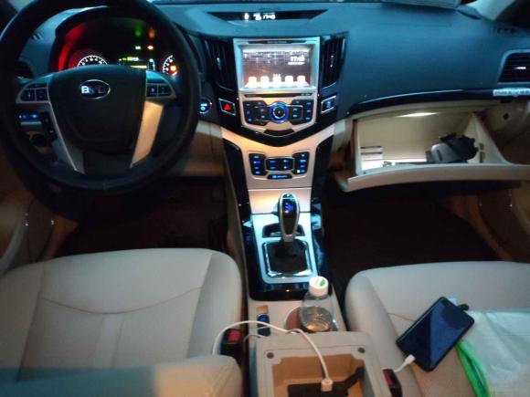 [青岛·鲁B] 二手比亚迪比亚迪e52018款 450 智联尊享型