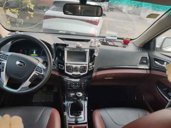 [南通·苏F] 二手比亚迪速锐2016款 1.5L 手动精英型