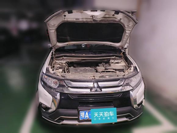 [武汉·鄂A] 二手三菱欧蓝德2016款 2.4L 四驱精英版 5座