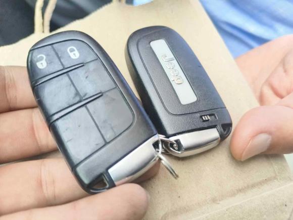 [上海·沪A] 二手道奇酷威2013款 2.4L 两驱尊尚版