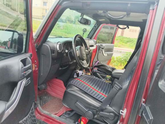 [南京·苏L] 二手Jeep牧马人2013款 3.6L Sahara 四门版