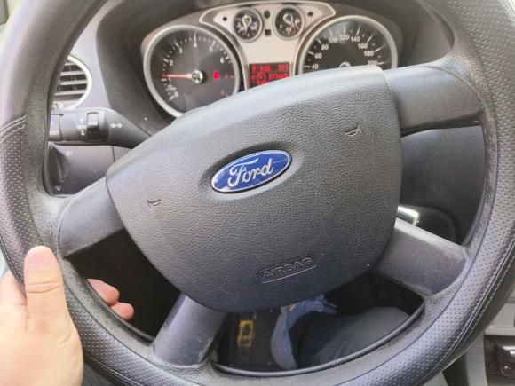 [苏州·苏U] 二手福特福克斯2013款 两厢经典 1.8L 自动基本型