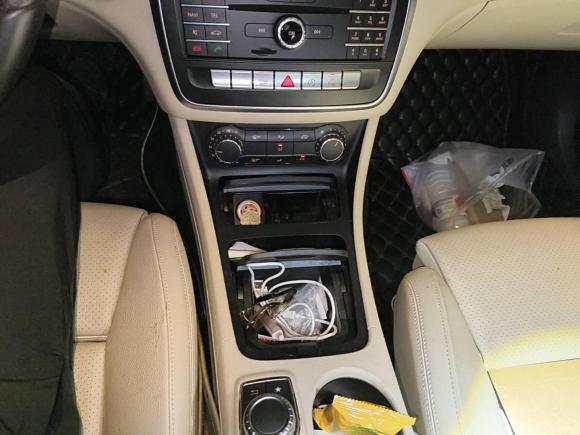 [广州·粤A] 二手奔驰奔驰GLA2016款 GLA 200 动感型