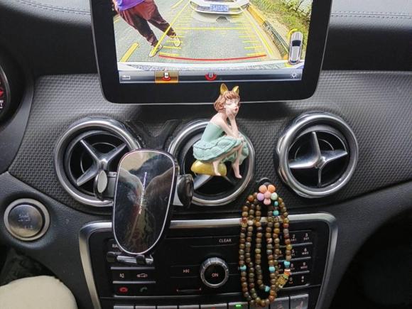 [上海·沪M] 二手奔驰奔驰GLA2018款 GLA 220 4MATIC 运动型