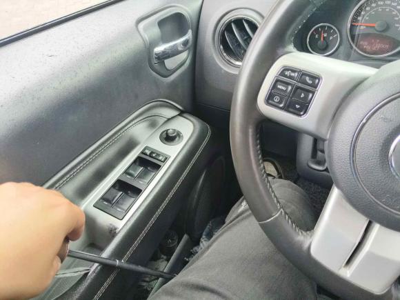 [台州·浙J] 二手Jeep指南者2014款 改款 2.4L 四驱舒适版