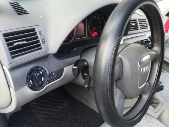 [武汉·鄂A] 二手奥迪奥迪A42008款 1.8T 手动舒适型