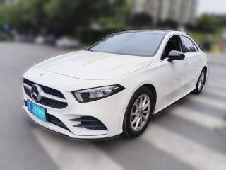 奔驰奔驰A级2021款 A 200 L 运动轿车动感型