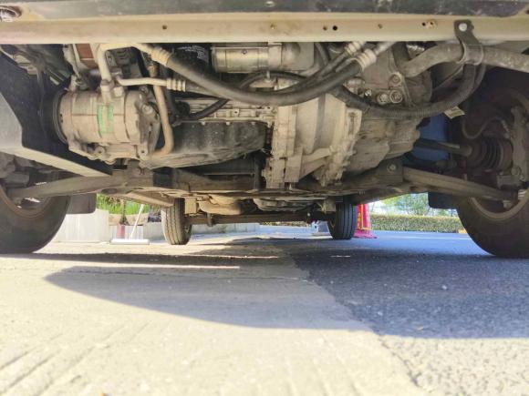 [上海·沪F] 二手上汽大通MAXUS新途V902022款 2.0T手动运杰前驱短轴高顶后单胎6座