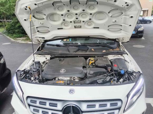 [上海·沪B] 二手奔驰奔驰GLA2018款 GLA 200 时尚型